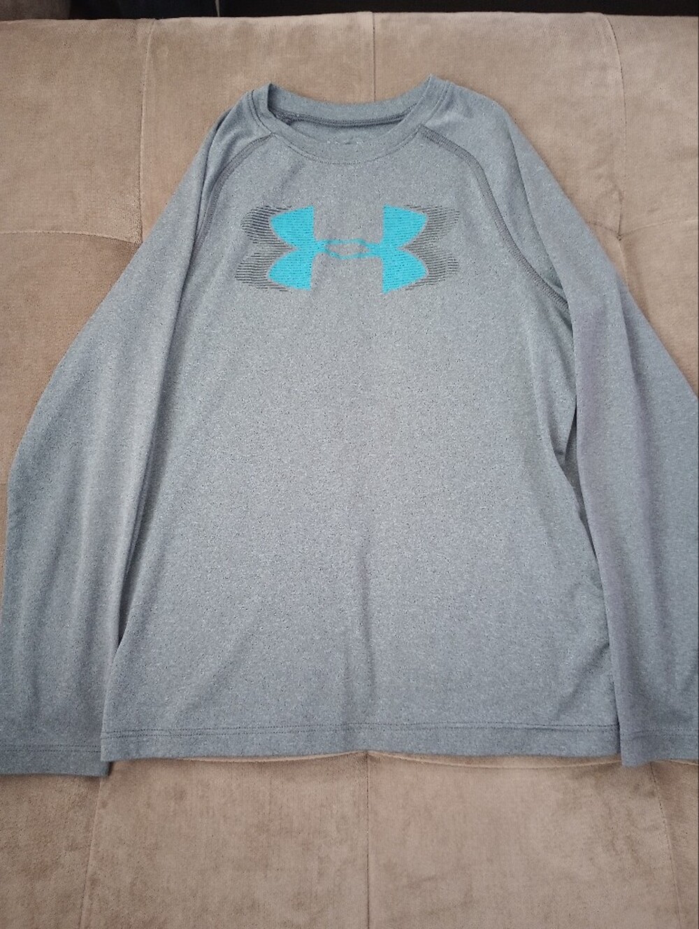 Kids - Under Armour Gray Long Sleeve W/Blue Graphic